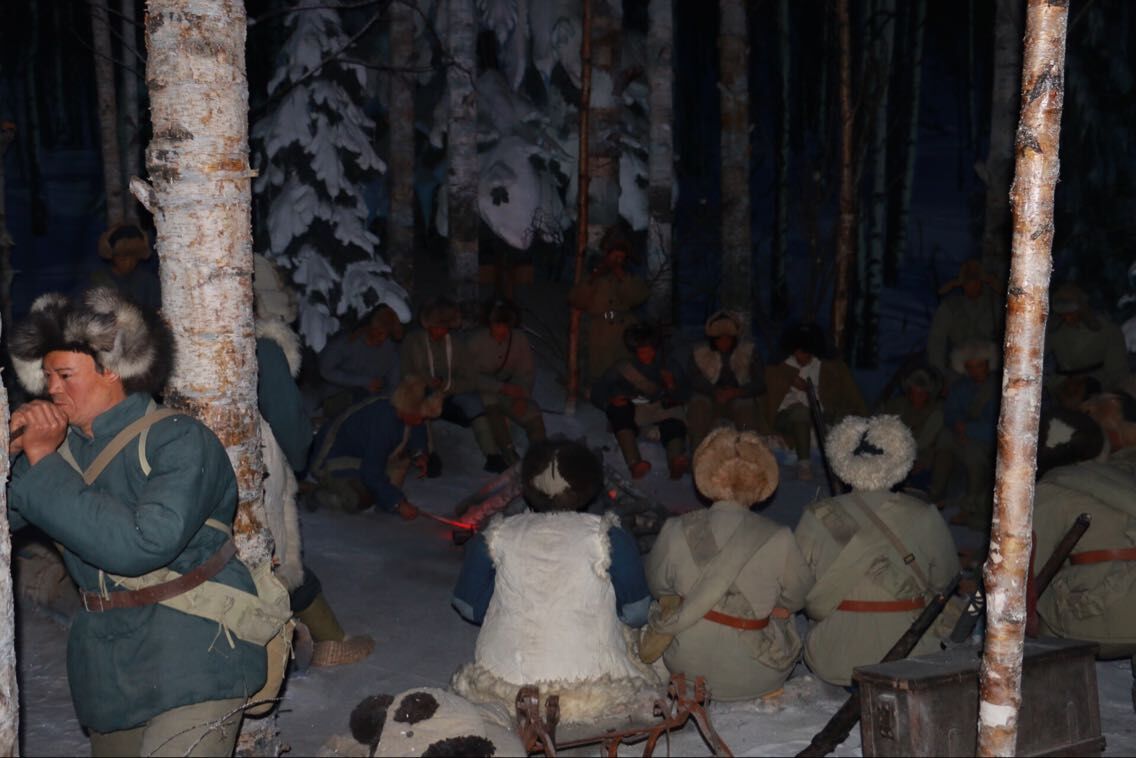 ���š�һ�ˡ��o(j��)���^��(n��i)��ӳ��(li��n)��(zh��n)ʿ��η��(y��n)����Ӣ�¿������龰Ϟ��Ⱥ����ꑼӽ� �z��