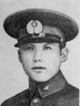 鐺��ģ�1916�꣭1937��8��17�գ����|�����(zh��n)������܊��5���մ��(du��)�w�ІT�� ����һ�ˡ���׃�����܊����У���ڮ��I(y��)��1937��8��17�������ٵ�����(du��)�Zը�Ϻ����Ĵ�·��܊�܊˾��r(sh��)�����ձ�܊�(du��)֮�����ړ������C(j��)������鐺�����������딳����┵(sh��)ʮ���ձ�ʿ������������鐺��Ĳ�������(d��ng)�����w�ІT����֘�����������܊��֮�������һ�w�ӏ��Ԛ�ѳ����������������һ����������Ӣ����