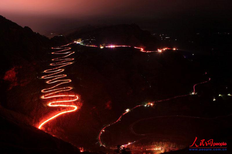 2974�˳ֻ��ͽ������(zh��n)��·��¡��24���ա��γɉ��^�Ļ���L(zh��ng)������ꐁ���?j��n)zӰ�� 