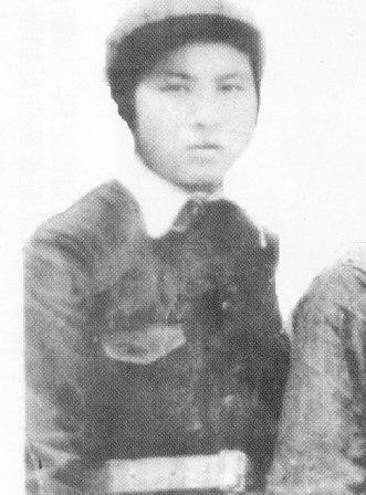 �������1920��10 �������F��ʡ���x�h����1938�꣬������c�M(j��n)��ͬ�W(xu��)���Ӱ��M(j��n)���Ї�(gu��)������܊����W(xu��)�W(xu��)��(x��)�����I(y��)�󱻷ֵ�����2��У���l(w��i)�B��(d��ng)�ĕ������g��s�ؼ����Ї�(gu��)���a(ch��n)�h��1943��4��5 �£��ձ��ۇ�(gu��)���x��(du��)���|�������ո���(j��)���M(j��n)�С���ʎ�����������е���������D(zhu��n)��;���⵽��܊�ķ�������������ħ�ơ���Ѻ;�������v����������(f��)��ץס��(y��n)�̱ƹ���������(ji��n)ؑ����, �](m��i)����¶������������߳�ŭ����܊�������ؚ��ᚢ����