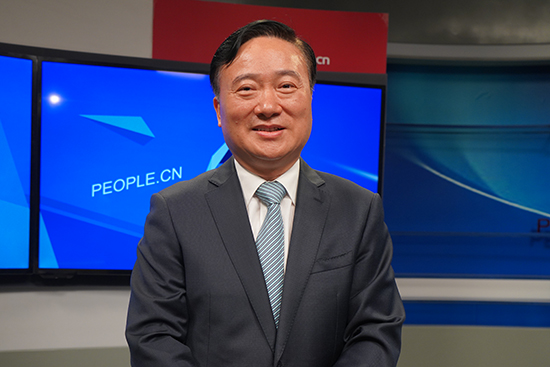 中國五礦集團(tuán)有限公司黨組書記、董事長翁祖亮做客人民網(wǎng)。實(shí)習(xí)生趙晉杰攝