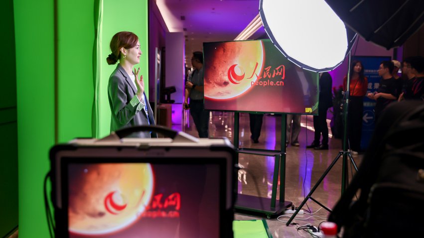 隨幻虛擬直播工作站體驗(yàn)區(qū)。主辦方供圖